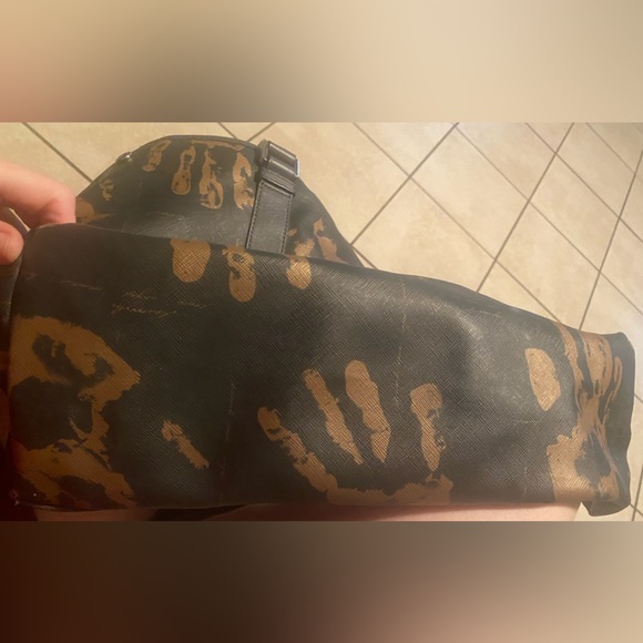 Roomy gently loved L.A.M.B. Bag, has 2 inside lining tears-see pix - Picture 4 of 10